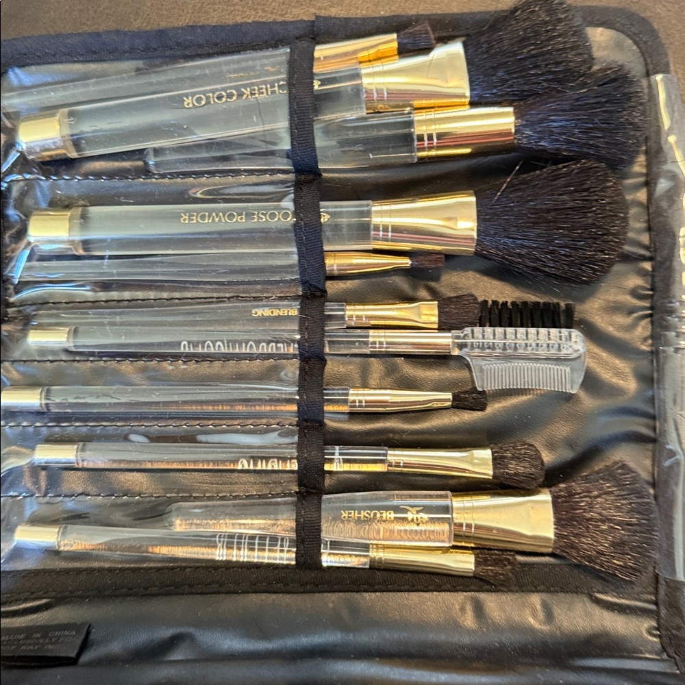 Set of Makeup brushes as pictured NWOT - Picture 2 of 3